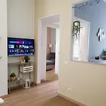 Apartment Casamilano 50 Meters From The Metro Milan