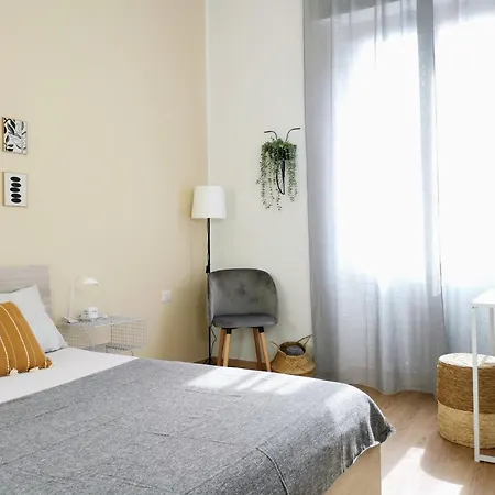 Apartment Casamilano 50 Meters From The Metro Milan