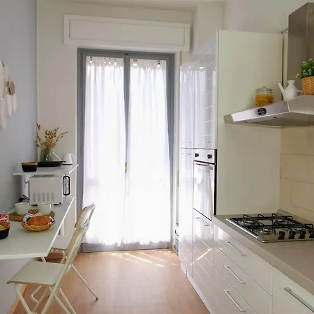 דירה Casamilano 50 Meters From The Metro מילאנו